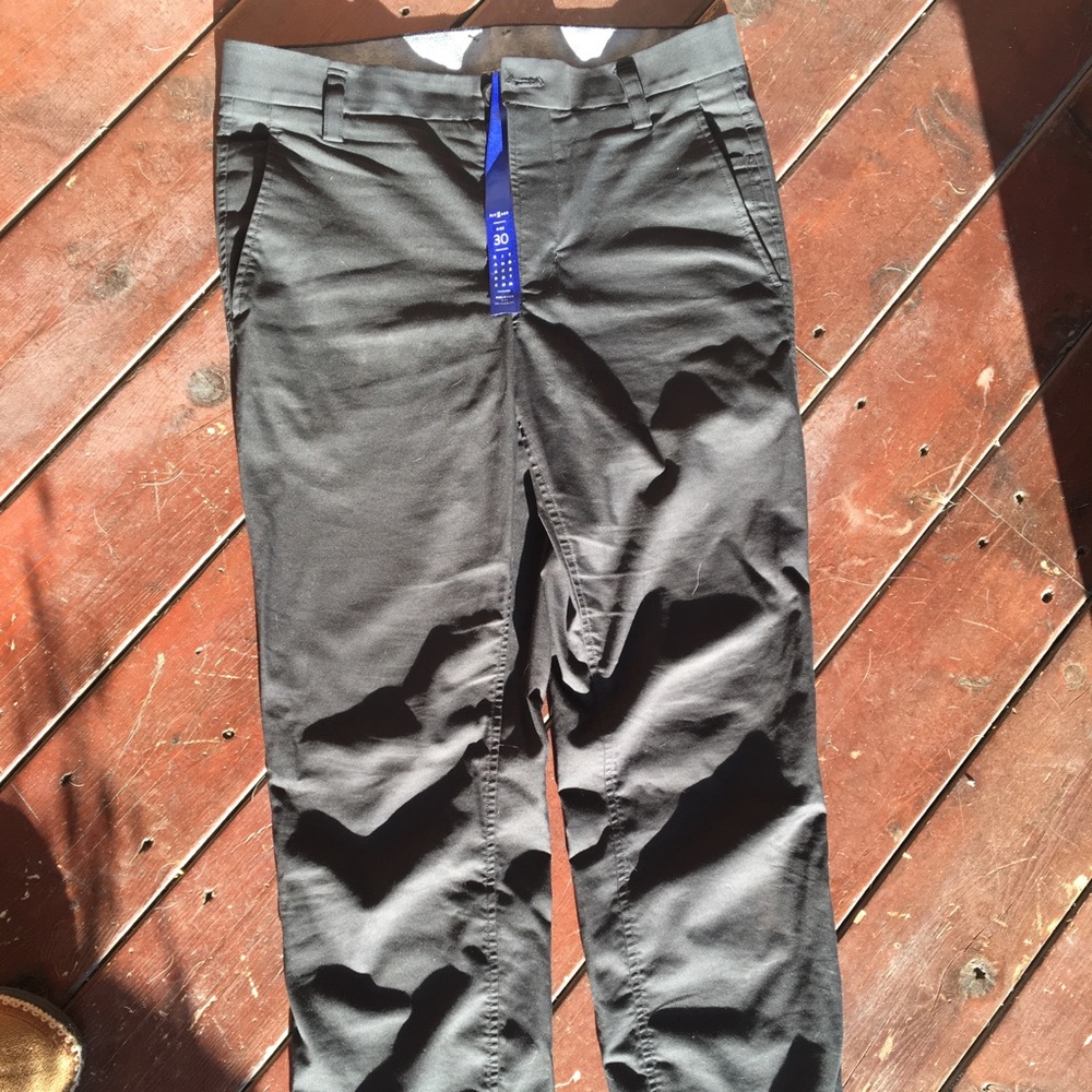 Jogger pants by Kit and Ace, lululemon company
